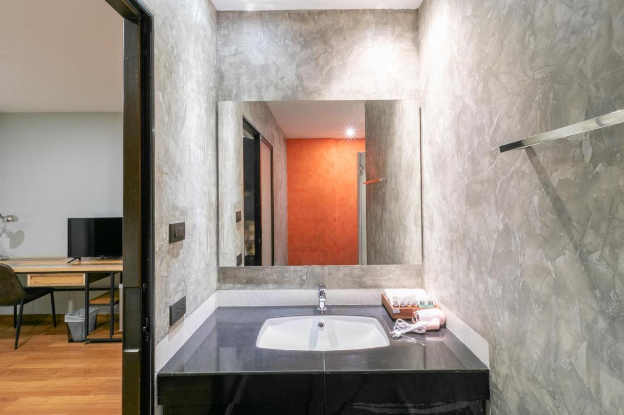 Zleepmotion Bangkok Vandrarhem Exteriör bild