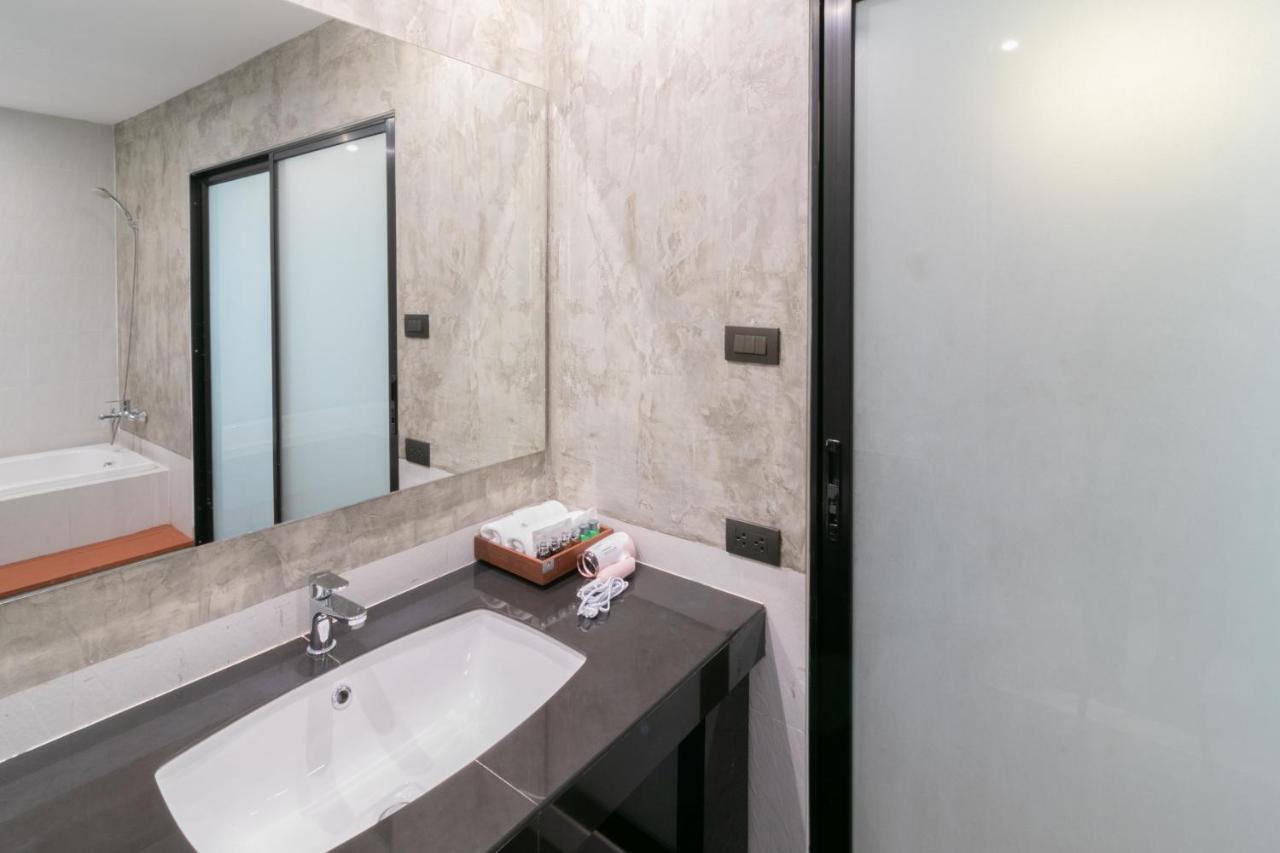 Zleepmotion Bangkok Vandrarhem Exteriör bild