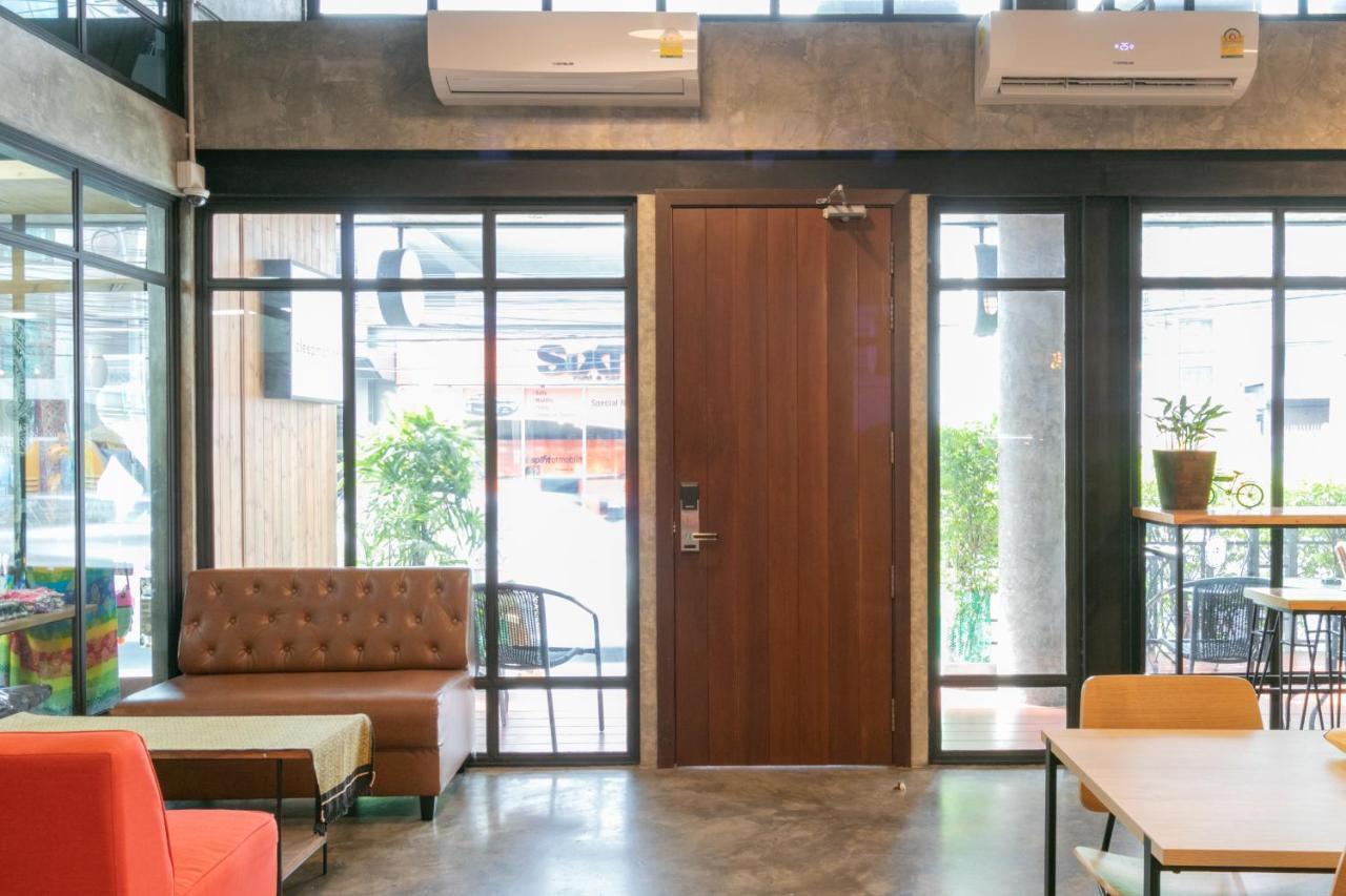 Zleepmotion Bangkok Vandrarhem Exteriör bild